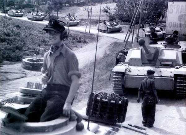 Производство и продажа Полевое кепи обр.1943 г. (бронетанковые войска) (Einheitsfeldmutze M43) M4-008-G с доставкой по всему миру
